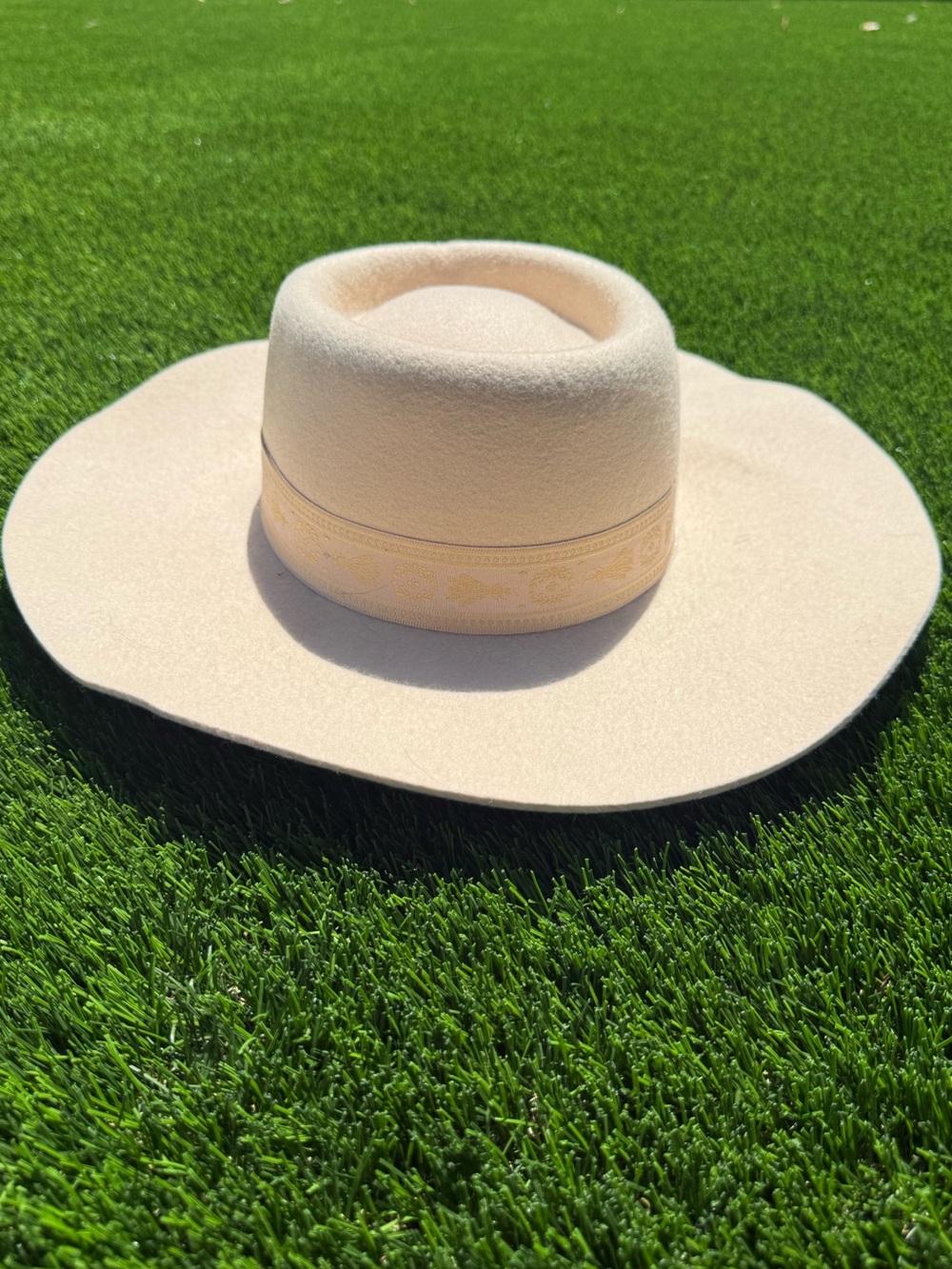 Lack Of Color Pale Cream Wide-Brim Wool hat